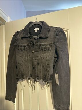 Forever 21 Black Distressed Cropped Denim Jacket